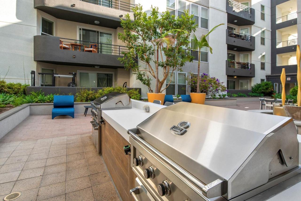 Marina - Modern & Immaculate, Spacious, Gated With Fireplace Pool, Gym, 2 Master Bedrooms * Los Angeles